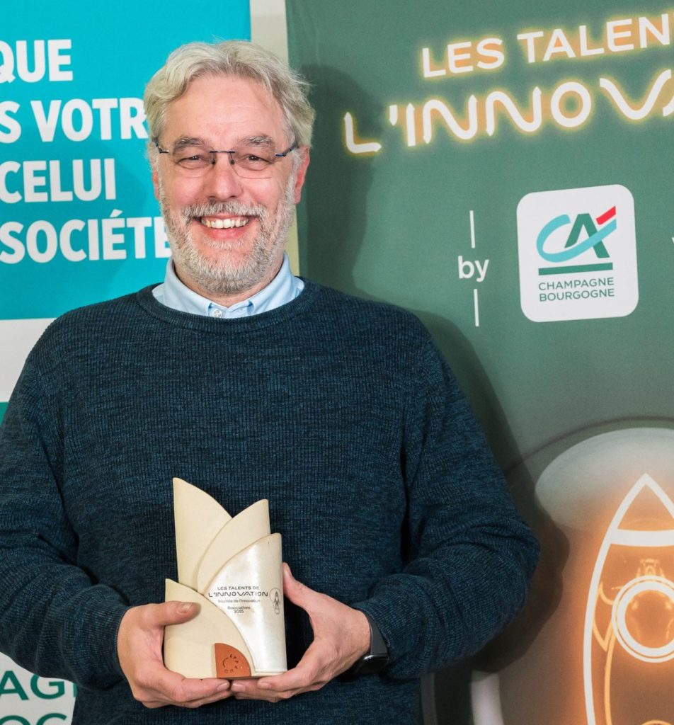 Nicolas Belin a reçu un trophée pour EBE 21