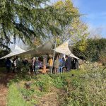 remise de chèque entre les responsables du PARC, jardin collectif et nourricier dans l'Yonne et les membres de la Fondation AGIR du Crédit Agricole de Champagne-Bourgogne