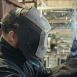 Nicolas Coppeaux, gérant de l’entreprise CNMS, dans son atelier de mécano-soudure à Bar-les-Époisses en Côte-d’Or