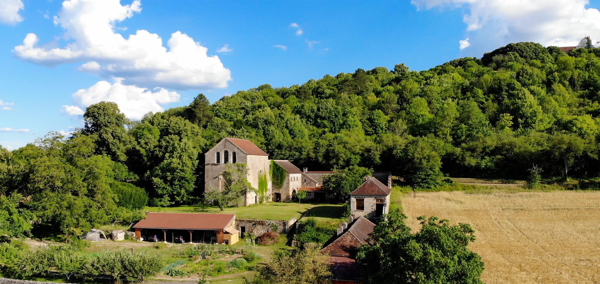 ermitage de la cordelle maison dans la foret