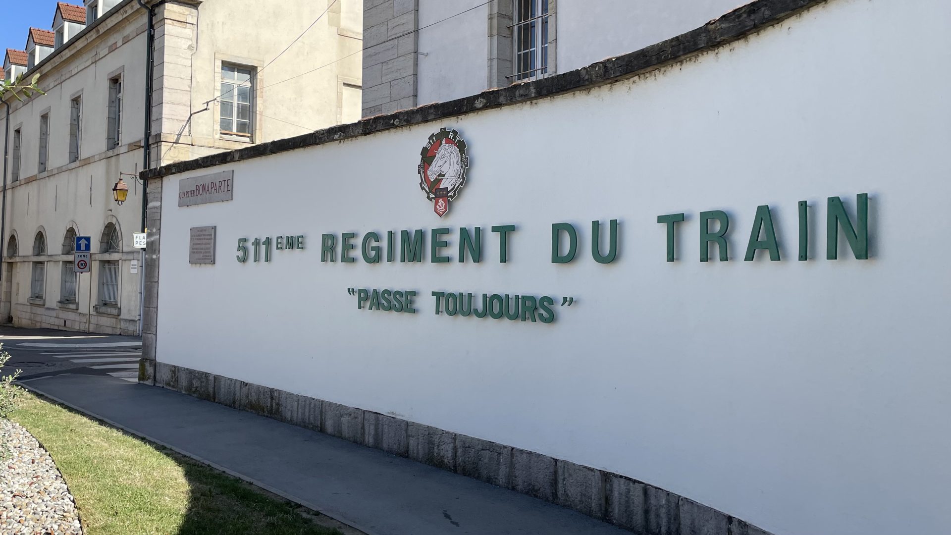 inscription entrée du régiment du train auxonne