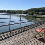 transats sur la terrasse de l'office de tourisme de saint jean de lose